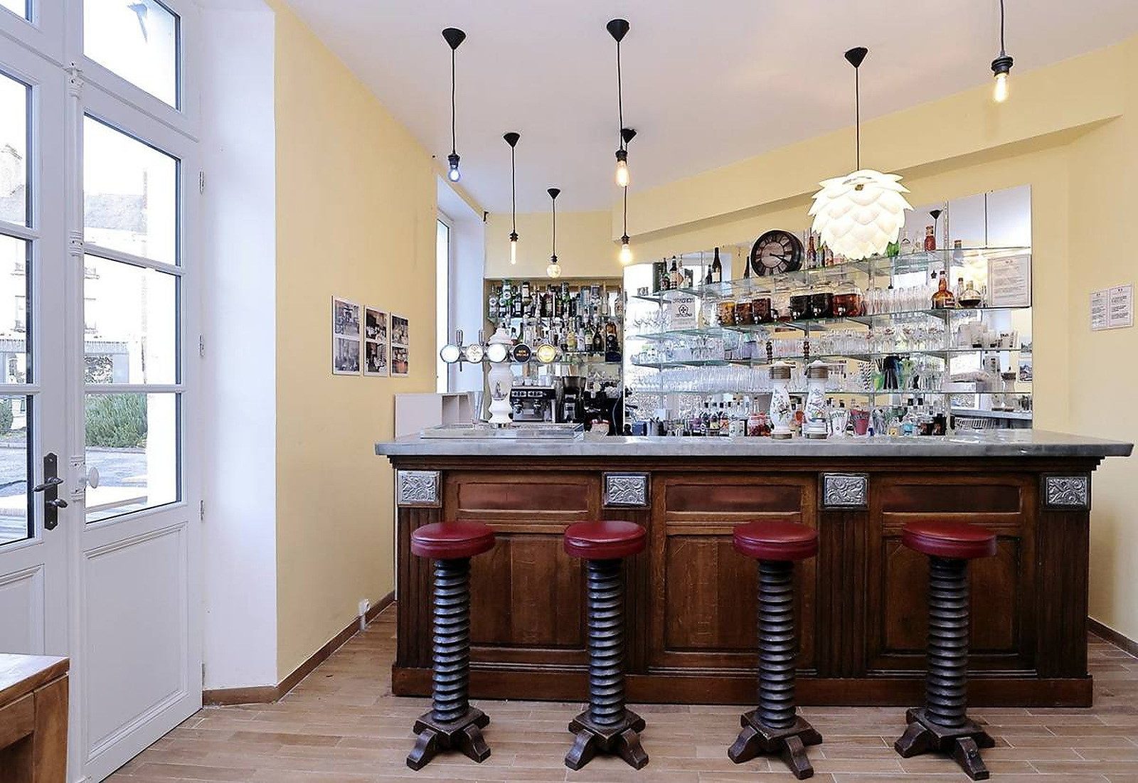 Un verre au comptoir